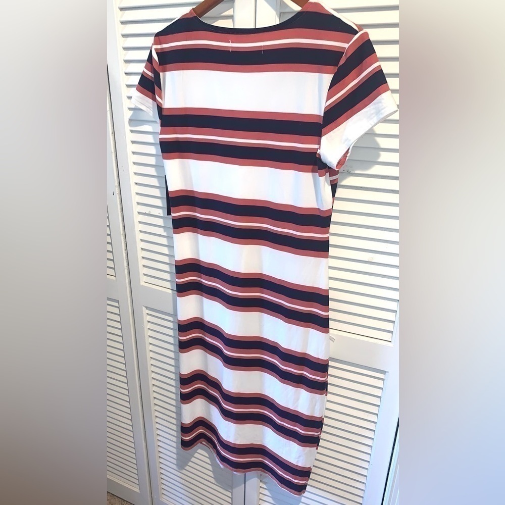 White Short Sleeve Vneck dark pink and black stripes Midi Dress new Size XL - Picture 5 of 5